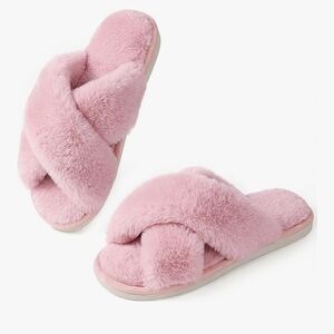 Cozy Pink Faux Fur Women's Slippers